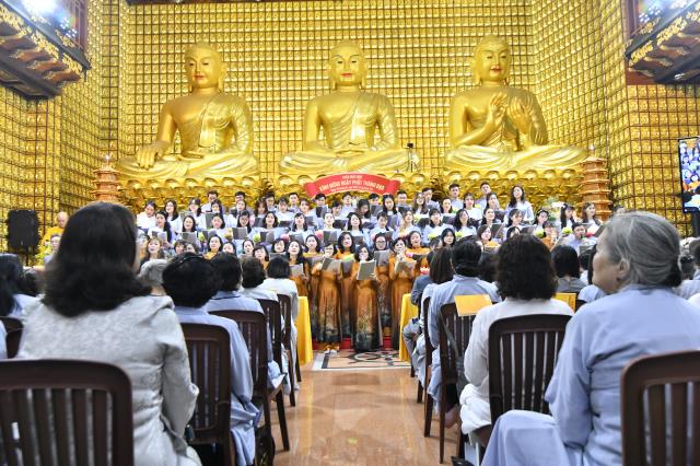 TP.HCM: Hơn 1000 người tham dự Lễ Phật thành đạo tại chùa Giác Ngộ