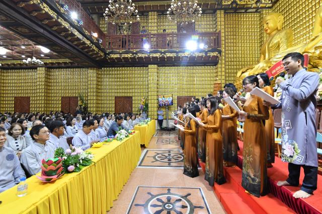 TP.HCM: Hơn 1000 người tham dự Lễ Phật thành đạo tại chùa Giác Ngộ