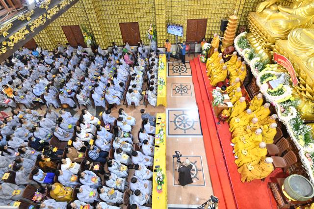 TP.HCM: Hơn 1000 người tham dự Lễ Phật thành đạo tại chùa Giác Ngộ