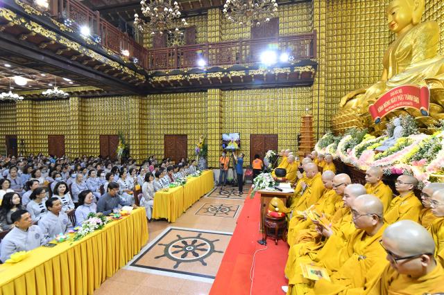 TP.HCM: Hơn 1000 người tham dự Lễ Phật thành đạo tại chùa Giác Ngộ