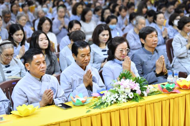 TP.HCM: Hơn 1000 người tham dự Lễ Phật thành đạo tại chùa Giác Ngộ
