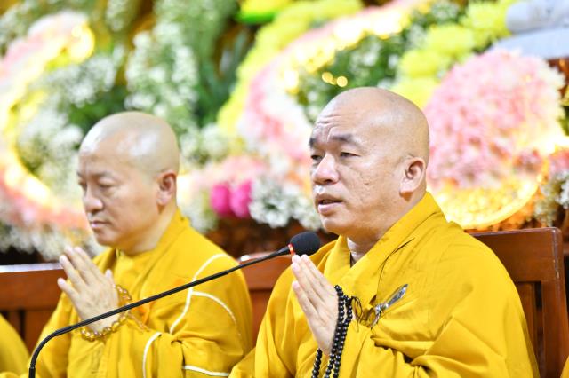 TP.HCM: Hơn 1000 người tham dự Lễ Phật thành đạo tại chùa Giác Ngộ