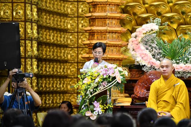 TP.HCM: Hơn 1000 người tham dự Lễ Phật thành đạo tại chùa Giác Ngộ