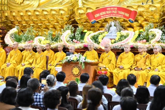 TP.HCM: Hơn 1000 người tham dự Lễ Phật thành đạo tại chùa Giác Ngộ