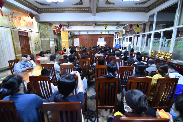 TP.HCM: Hơn 1000 người tham dự Lễ Phật thành đạo tại chùa Giác Ngộ
