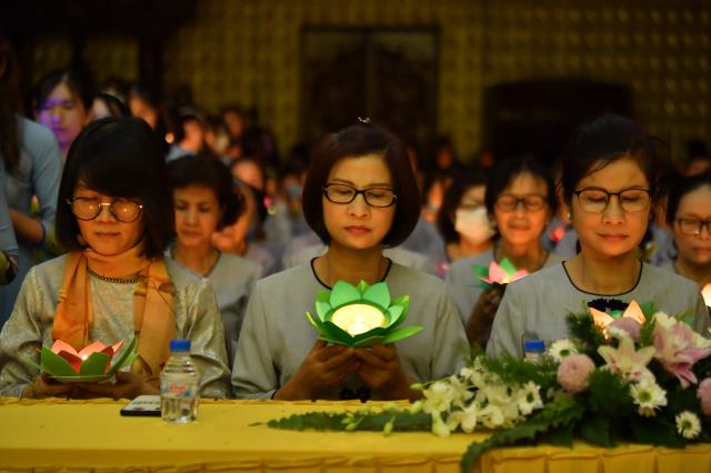TP.HCM: Hơn 1000 người tham dự Lễ Phật thành đạo tại chùa Giác Ngộ