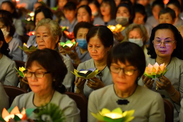 TP.HCM: Hơn 1000 người tham dự Lễ Phật thành đạo tại chùa Giác Ngộ