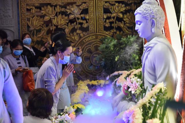 TP.HCM: Hơn 1000 người tham dự Lễ Phật thành đạo tại chùa Giác Ngộ