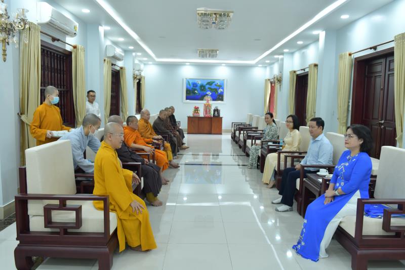 Phái đoàn trường Đại học Khoa học xã hội &amp; Nhân văn thăm và chúc tết tại Học viện Phật giáo Việt Nam tại Tp.HCM