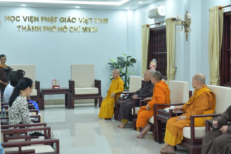 Phái đoàn trường Đại học Khoa học xã hội &amp; Nhân văn thăm và chúc tết tại Học viện Phật giáo Việt Nam tại Tp.HCM