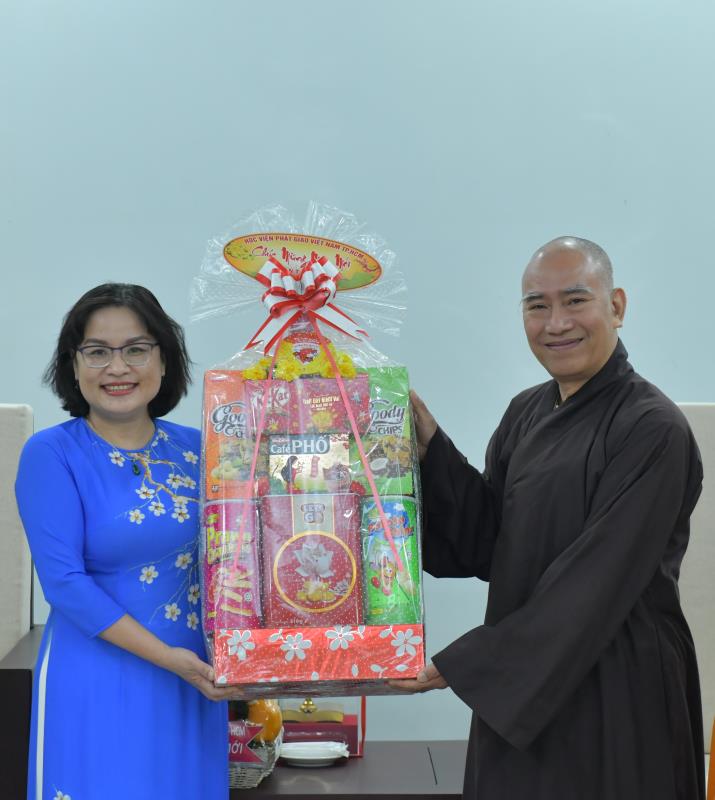 Phái đoàn trường Đại học Khoa học xã hội &amp; Nhân văn thăm và chúc tết tại Học viện Phật giáo Việt Nam tại Tp.HCM