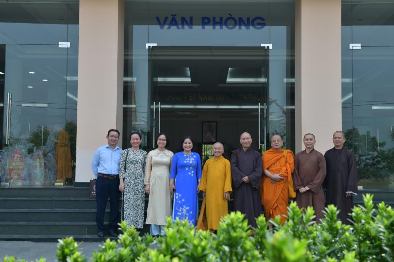 Phái đoàn trường Đại học Khoa học xã hội &amp; Nhân văn thăm và chúc tết tại Học viện Phật giáo Việt Nam tại Tp.HCM