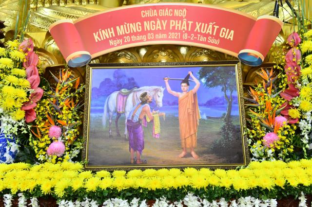 Chùa Giác Ngộ: Đêm hoa đăng nhân kỷ niệm Ngày Thái tử Tất-đạt-đa xuất gia