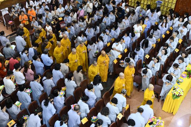 Chùa Giác Ngộ: Đêm hoa đăng nhân kỷ niệm Ngày Thái tử Tất-đạt-đa xuất gia