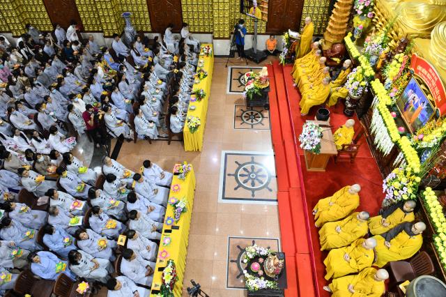 Chùa Giác Ngộ: Đêm hoa đăng nhân kỷ niệm Ngày Thái tử Tất-đạt-đa xuất gia