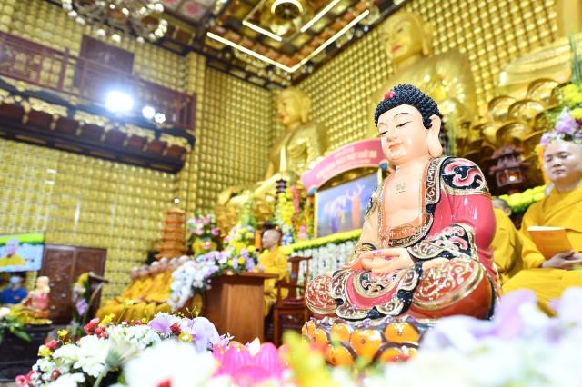 Chùa Giác Ngộ: Đêm hoa đăng nhân kỷ niệm Ngày Thái tử Tất-đạt-đa xuất gia