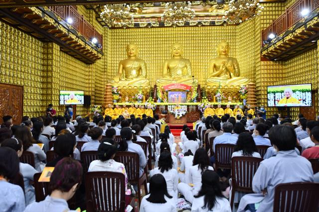 Chùa Giác Ngộ: Đêm hoa đăng nhân kỷ niệm Ngày Thái tử Tất-đạt-đa xuất gia