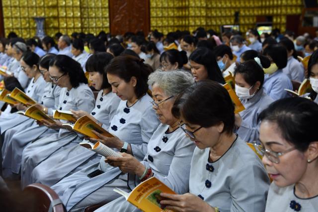 Chùa Giác Ngộ: Đêm hoa đăng nhân kỷ niệm Ngày Thái tử Tất-đạt-đa xuất gia