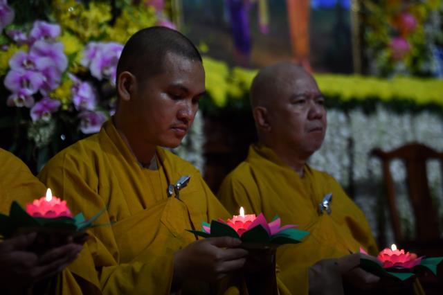 Chùa Giác Ngộ: Đêm hoa đăng nhân kỷ niệm Ngày Thái tử Tất-đạt-đa xuất gia