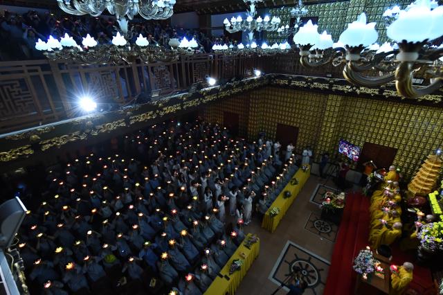 Chùa Giác Ngộ: Đêm hoa đăng nhân kỷ niệm Ngày Thái tử Tất-đạt-đa xuất gia