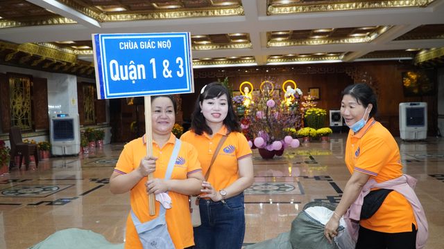 Ấm Áp Sẻ Chia Đêm Giao Thừa Với Chương Trình Di-Lặc Du Xuân 2021 Tại Chùa Giác Ngộ