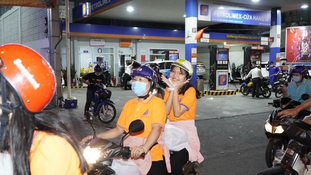 Ấm Áp Sẻ Chia Đêm Giao Thừa Với Chương Trình Di-Lặc Du Xuân 2021 Tại Chùa Giác Ngộ
