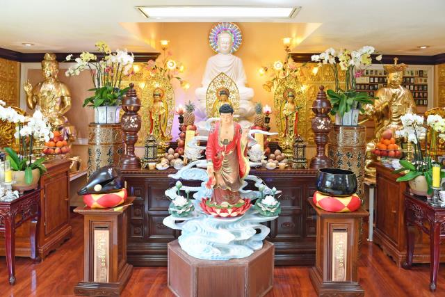 Chùa Thiện Ân, Fresno (Hoa Kỳ) với vườn tượng lộ thiên và vườn cây cảnh tuyệt đẹp