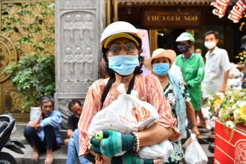 Chùa Giác Ngộ - Quỹ ĐPNN: 05 Tấn Gạo Và 10 Tấn Khoai Tiếp Sức Người Khó Khăn Vượt Qua Đại Dịch Covid-19