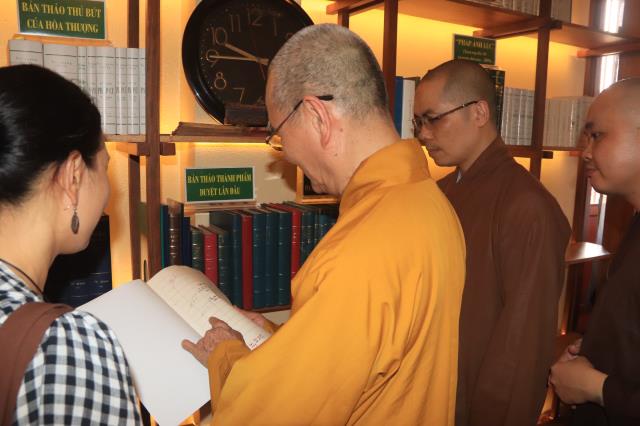 BAN VĂN HÓA TRUNG ƯƠNG KHẢO SÁT THỰC ĐỊA TẠI HUẾ ĐỀ ÁN DI SẢN VÀ KIẾN TRÚC