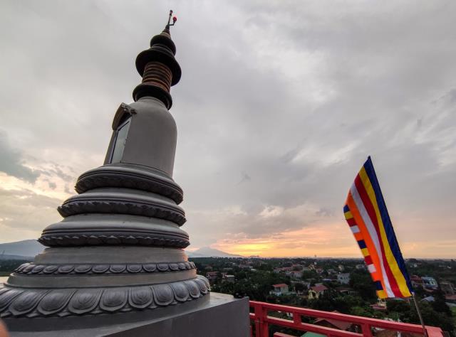 Con đã thấy Thế Tôn trong muôn loài!