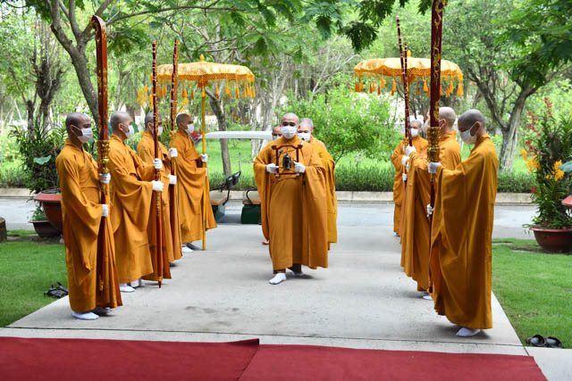 Trang nghiêm Lễ tắm Phật tại Học viện Phật giáo Việt Nam tại TP.HCM