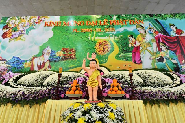 Trang nghiêm Lễ tắm Phật tại Học viện Phật giáo Việt Nam tại TP.HCM