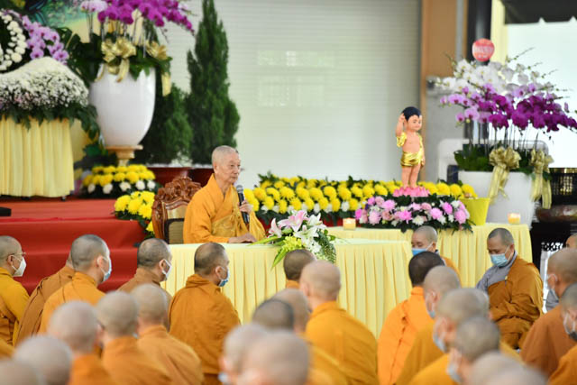 Trang nghiêm Lễ tắm Phật tại Học viện Phật giáo Việt Nam tại TP.HCM