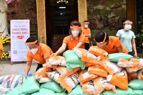 Quỹ ĐPNN Trao Tặng 6 Tấn Khoai Và Gạo Cho Bà Con Có Hoàn Cảnh Khó Khăn Trong Thời Gian Giãn Cách Xã Hội Do Dịch Covid-19