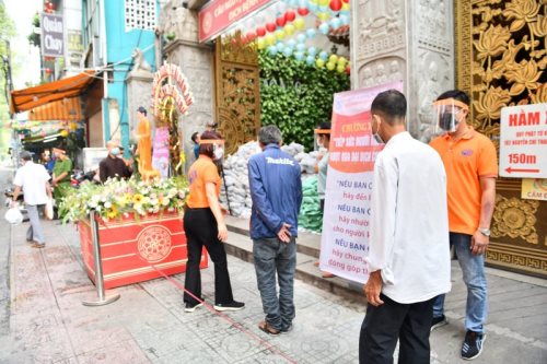 Quỹ ĐPNN Trao Tặng 6 Tấn Khoai Và Gạo Cho Bà Con Có Hoàn Cảnh Khó Khăn Trong Thời Gian Giãn Cách Xã Hội Do Dịch Covid-19