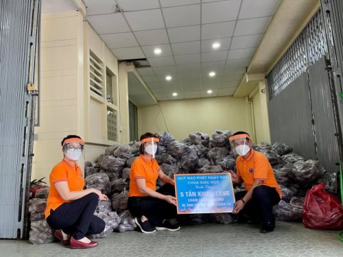 Chùa Giác Ngộ - Quỹ ĐPNN: 05 Tấn Gạo Và 10 Tấn Khoai Tiếp Sức Người Khó Khăn Vượt Qua Đại Dịch Covid-19