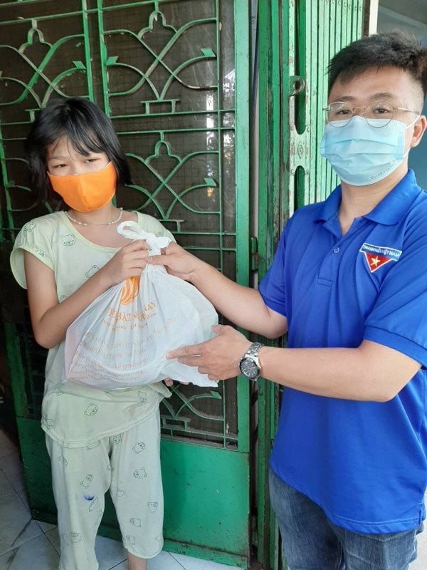 Quỹ Đạo Phật Ngày Nay Trao Tặng 600 Phần Quà Cho Trẻ Em Nhân Ngày Quốc Tế Thiếu Nhi