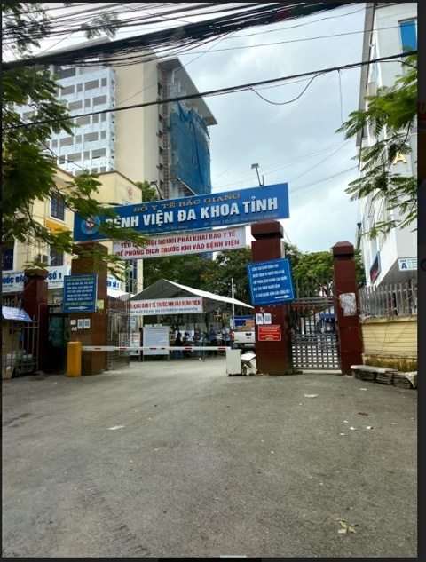 Bắc Giang: Ban Thông Tin Truyền Thông Phật Giáo tỉnh Vĩnh Phúc trao tặng quà cứu trợ cho các tuyến đầu chống dịch tại tỉnh Bắc Giang