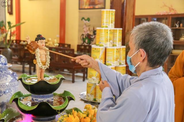Con đã thấy Thế Tôn trong muôn loài!