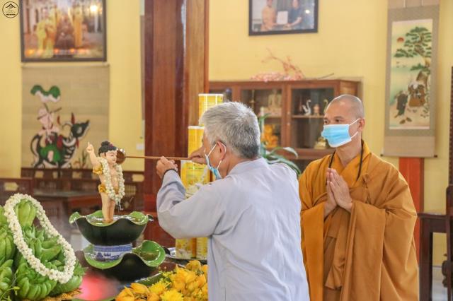 Con đã thấy Thế Tôn trong muôn loài!