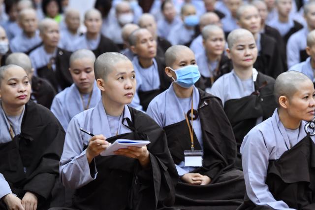 Khóa tu Xuất Gia Gieo Duyên: Giờ học oai nghi của người xuất gia và dược thực chiều