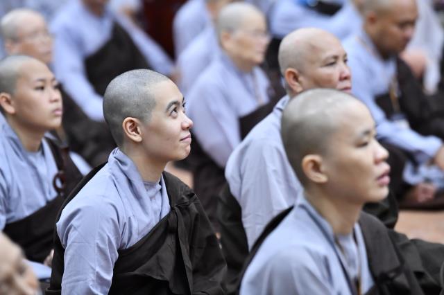 Khóa tu Xuất Gia Gieo Duyên: Giờ học oai nghi của người xuất gia và dược thực chiều