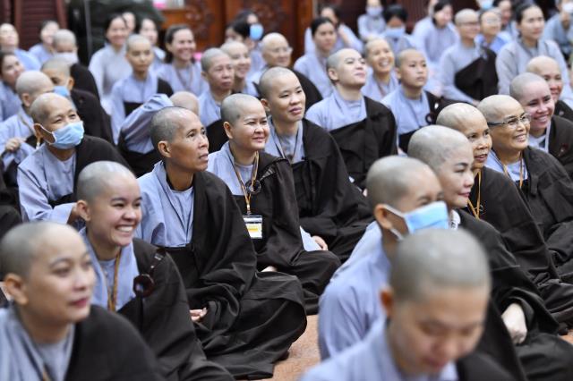 Khóa tu Xuất Gia Gieo Duyên: Giờ học oai nghi của người xuất gia và dược thực chiều