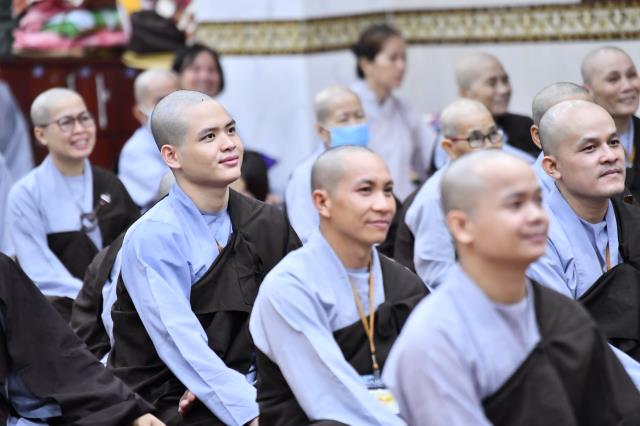 Khóa tu Xuất Gia Gieo Duyên: Giờ học oai nghi của người xuất gia và dược thực chiều