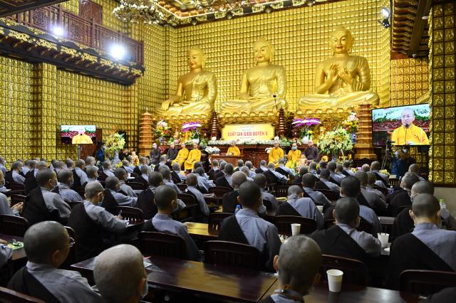TT. Nhật Từ giải đáp thắc mắc của các hành giả “xuất gia gieo duyên”