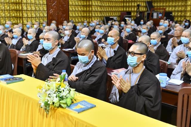 TT. Nhật Từ giải đáp thắc mắc của các hành giả “xuất gia gieo duyên”