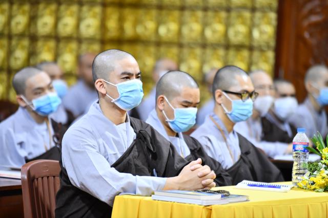 TT. Nhật Từ giải đáp thắc mắc của các hành giả “xuất gia gieo duyên”