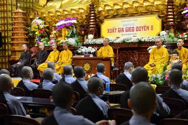 TT. Nhật Từ giải đáp thắc mắc của các hành giả “xuất gia gieo duyên”