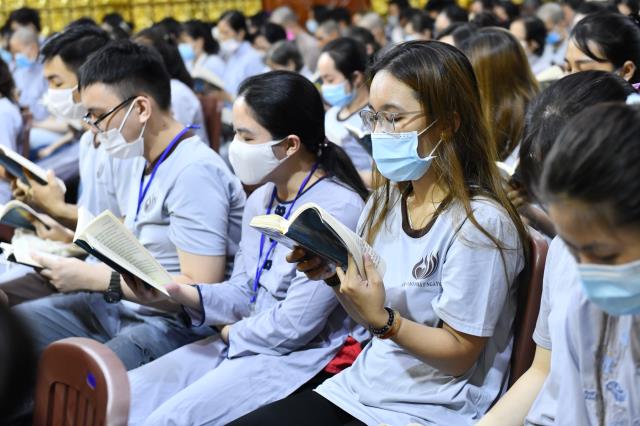 Khóa tu Tuổi Trẻ Hướng Phật: Đừng chịu đựng nỗi khổ quá lâu!