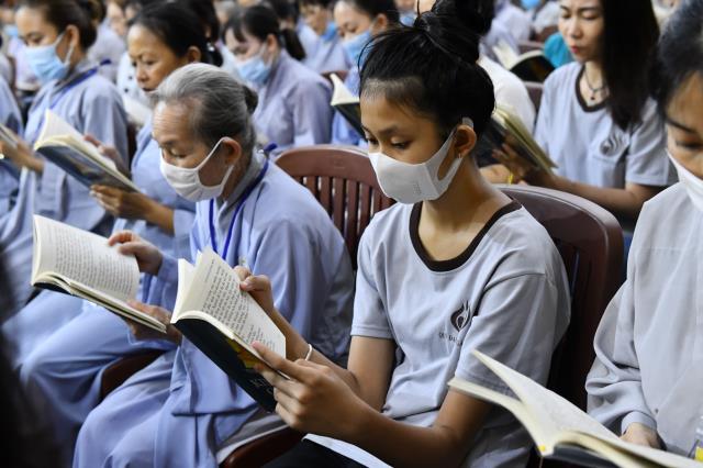 Khóa tu Tuổi Trẻ Hướng Phật: Đừng chịu đựng nỗi khổ quá lâu!
